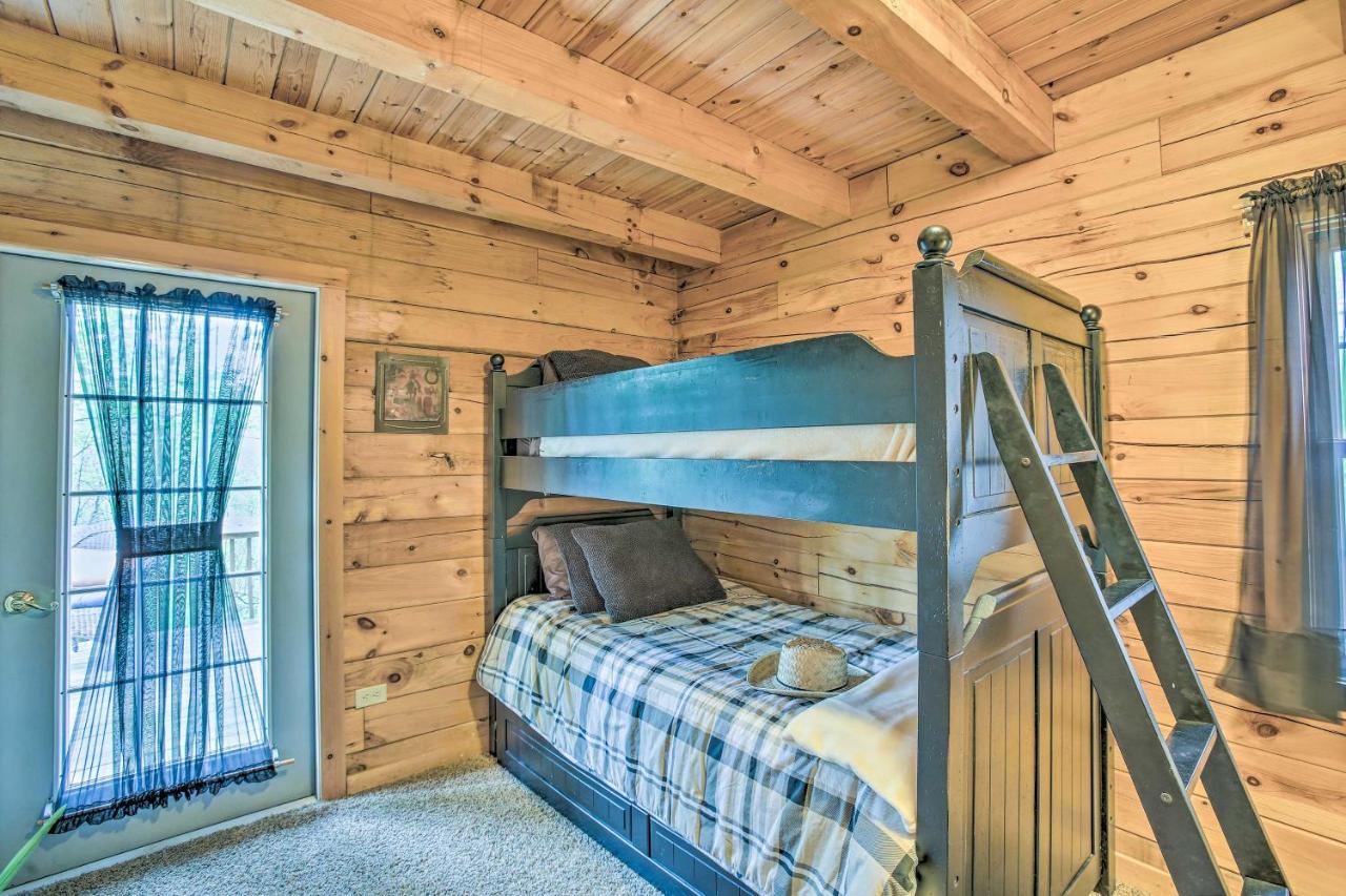 Resort Cabin With Fire Pit Golf, Hike And Play! Rothbury Экстерьер фото