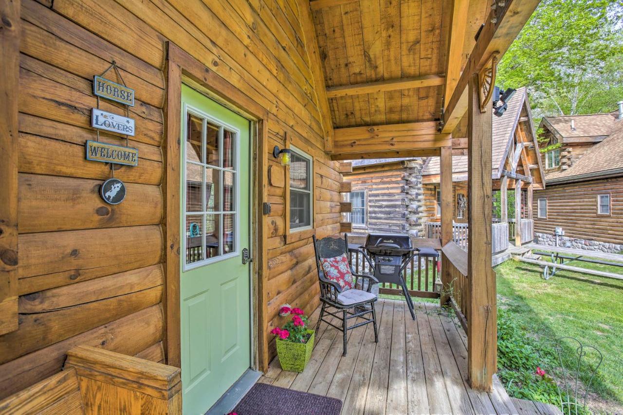 Resort Cabin With Fire Pit Golf, Hike And Play! Rothbury Экстерьер фото