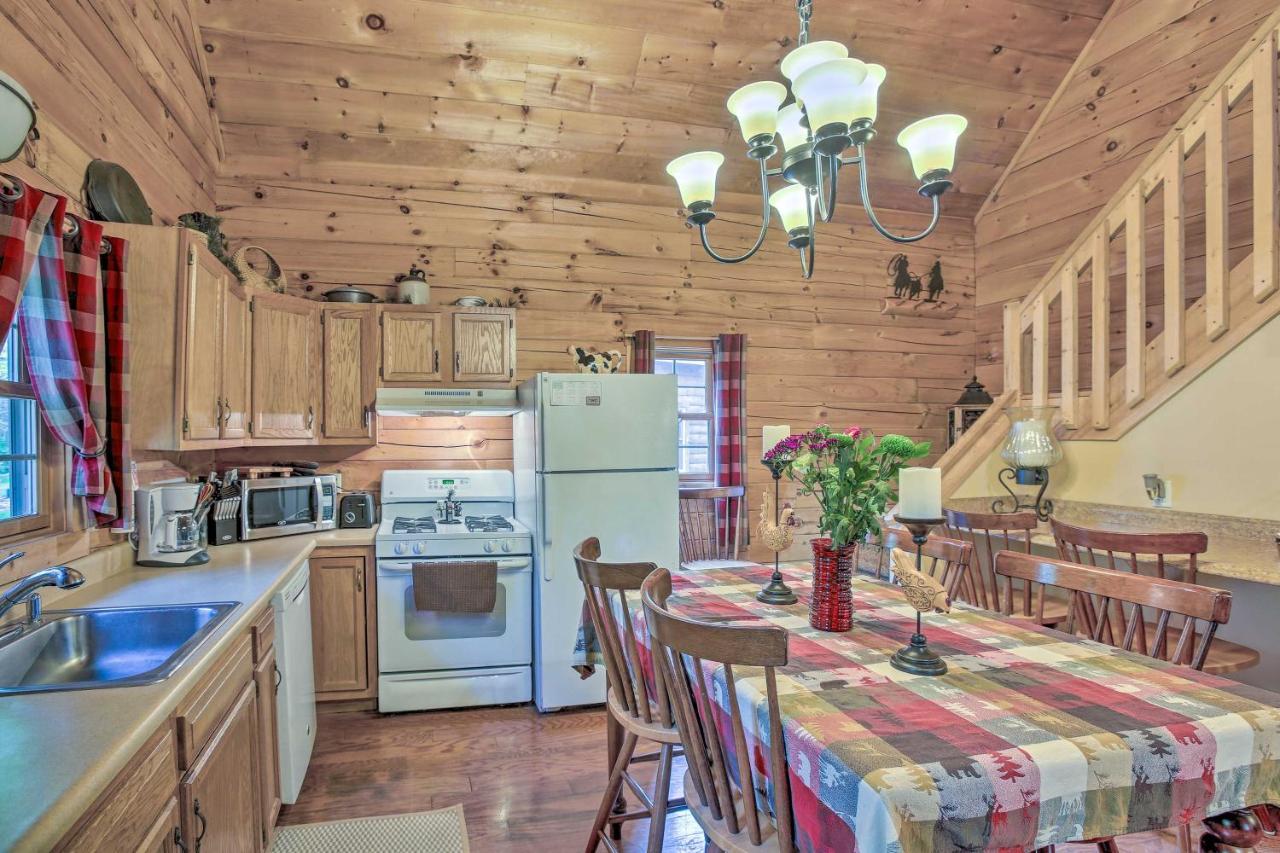 Resort Cabin With Fire Pit Golf, Hike And Play! Rothbury Экстерьер фото