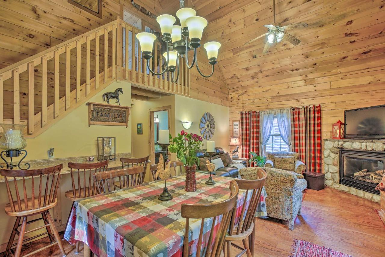 Resort Cabin With Fire Pit Golf, Hike And Play! Rothbury Экстерьер фото