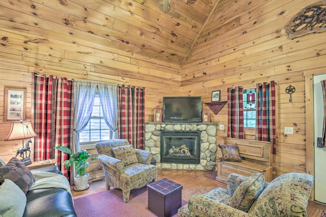 Resort Cabin With Fire Pit Golf, Hike And Play! Rothbury Экстерьер фото