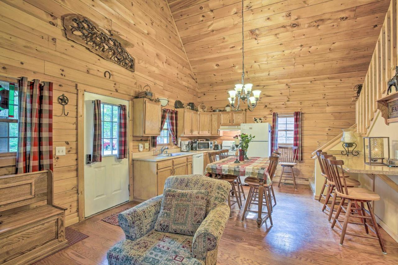 Resort Cabin With Fire Pit Golf, Hike And Play! Rothbury Экстерьер фото